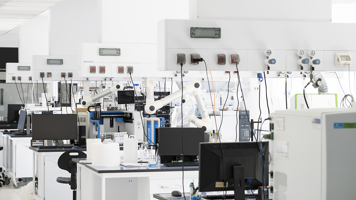 attrezzatura laboratorio aqa