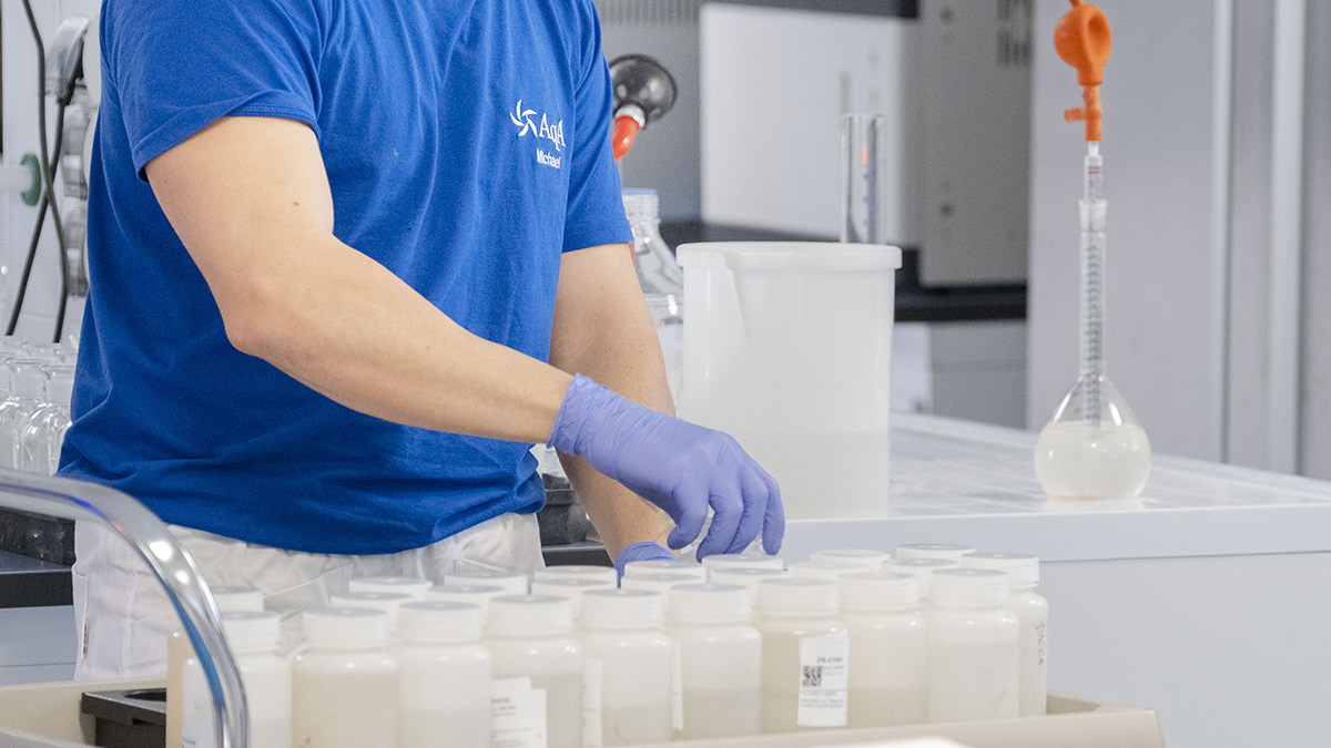 dettaglio operatore aqa che prende campione